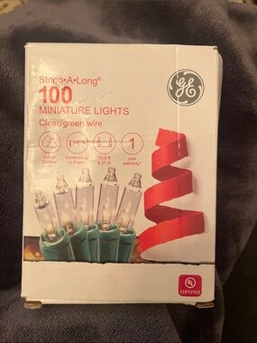 String lights green wire/ clear bulb